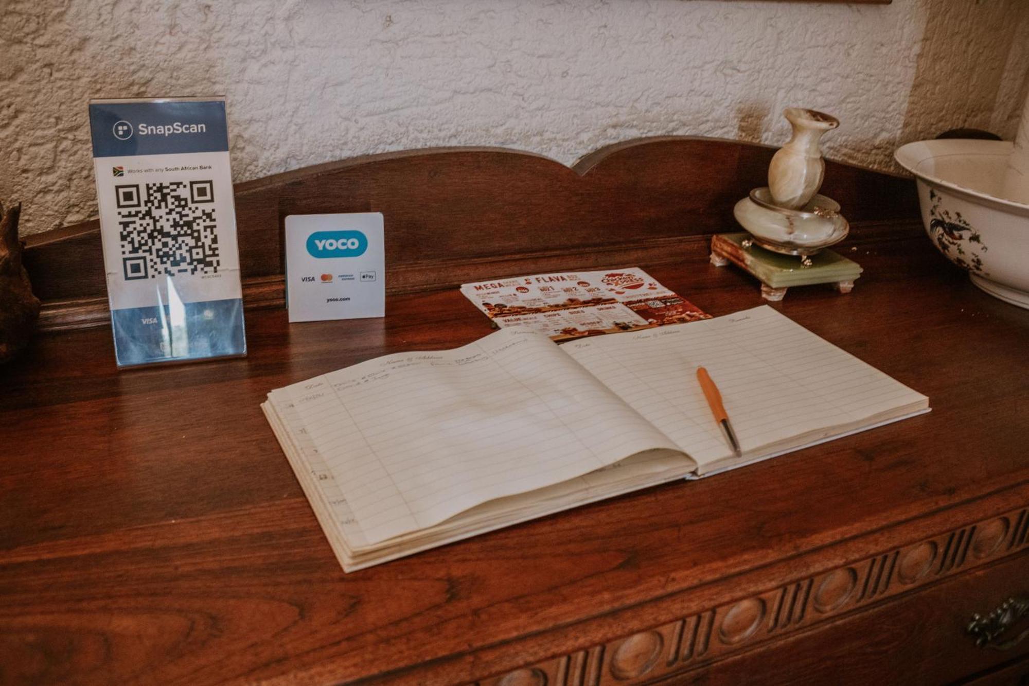White Linen Guesthouse Tierpoort Екстер'єр фото
