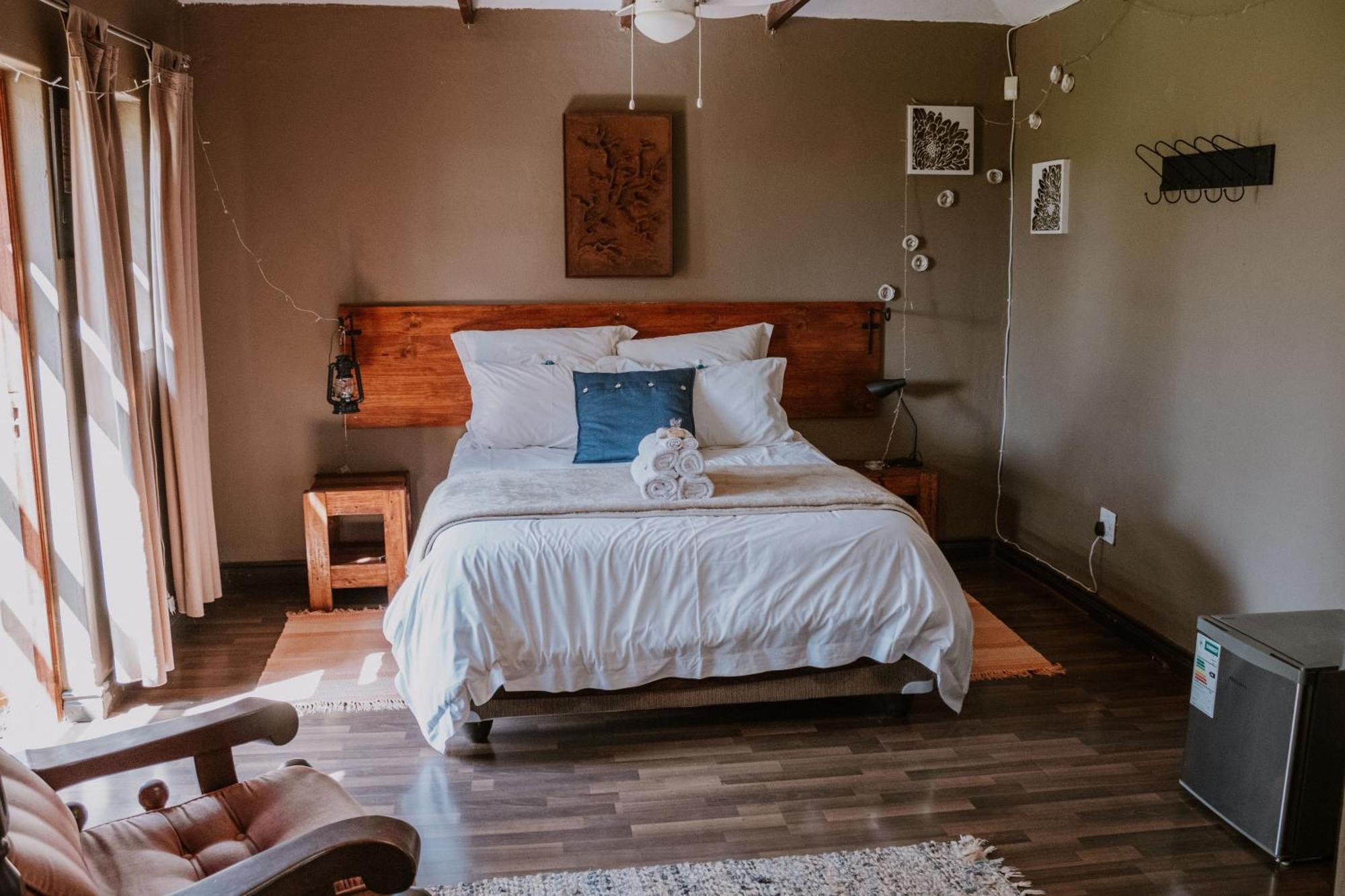 White Linen Guesthouse Tierpoort Екстер'єр фото
