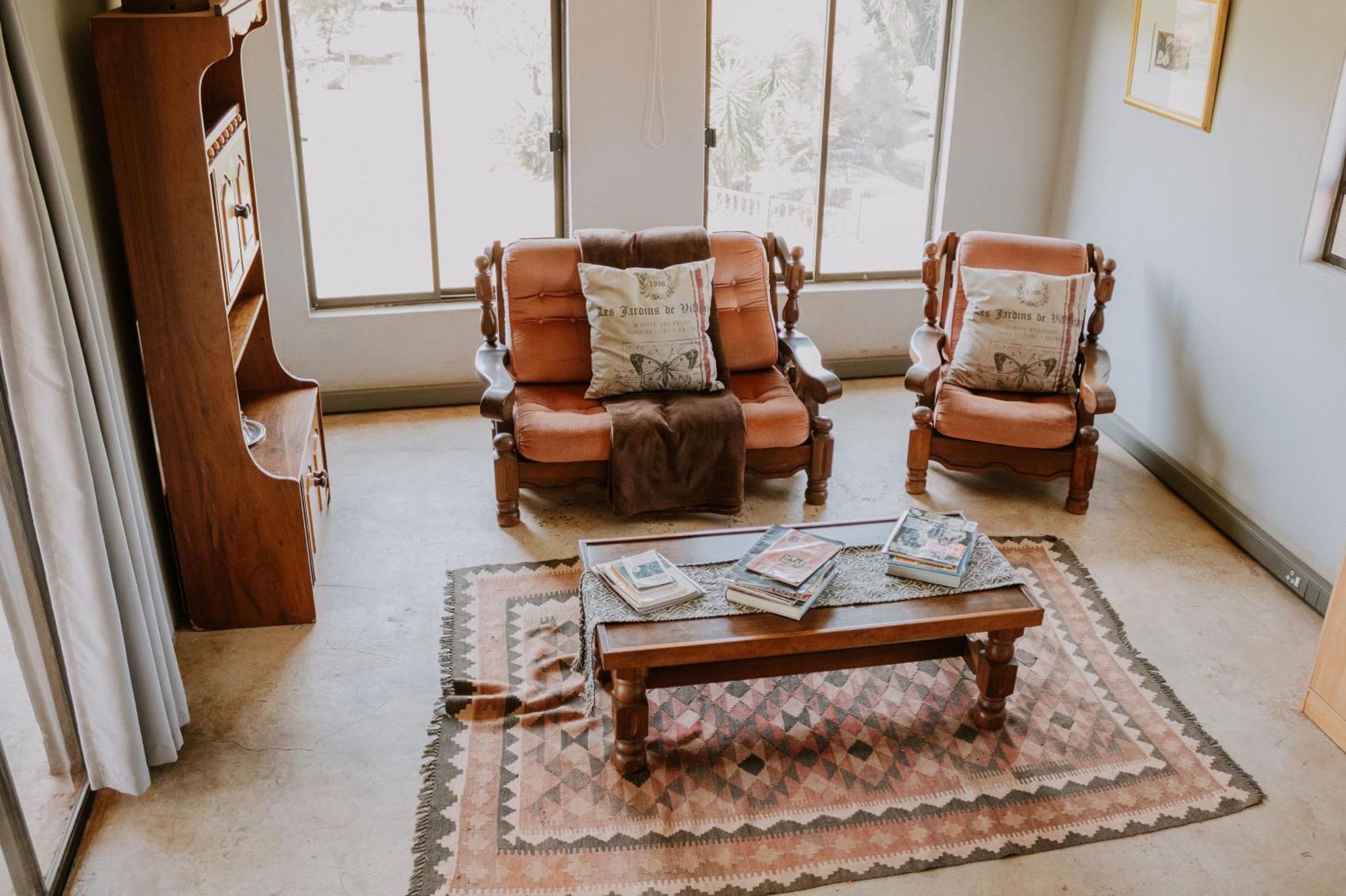 White Linen Guesthouse Tierpoort Екстер'єр фото