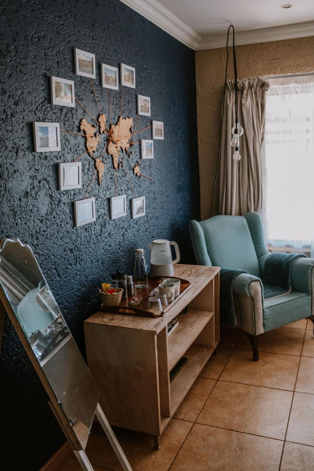 White Linen Guesthouse Tierpoort Екстер'єр фото