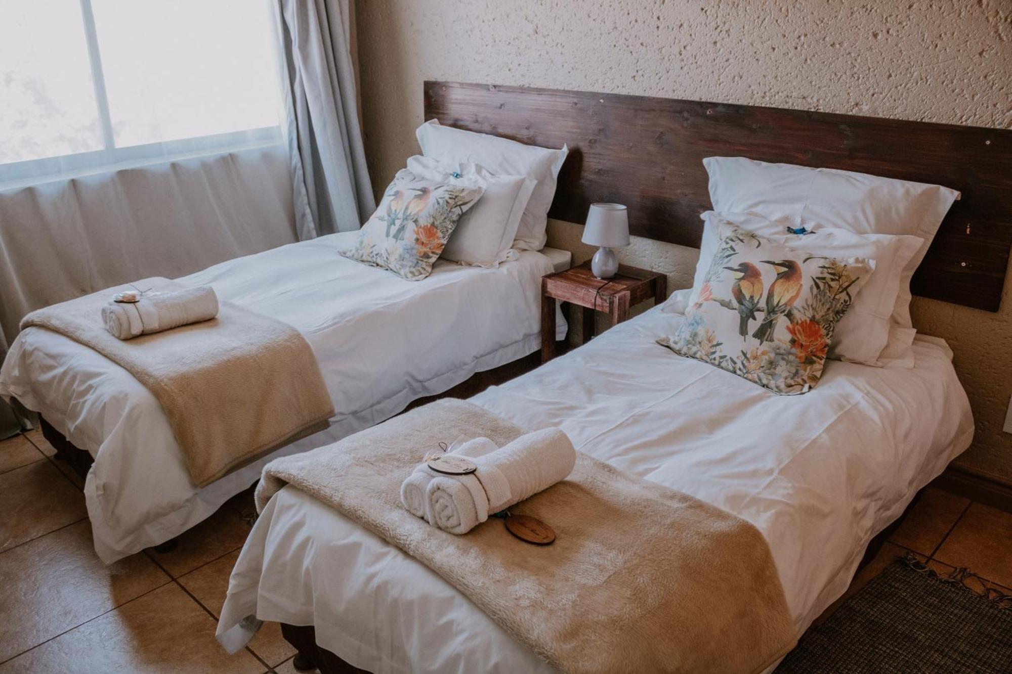White Linen Guesthouse Tierpoort Екстер'єр фото