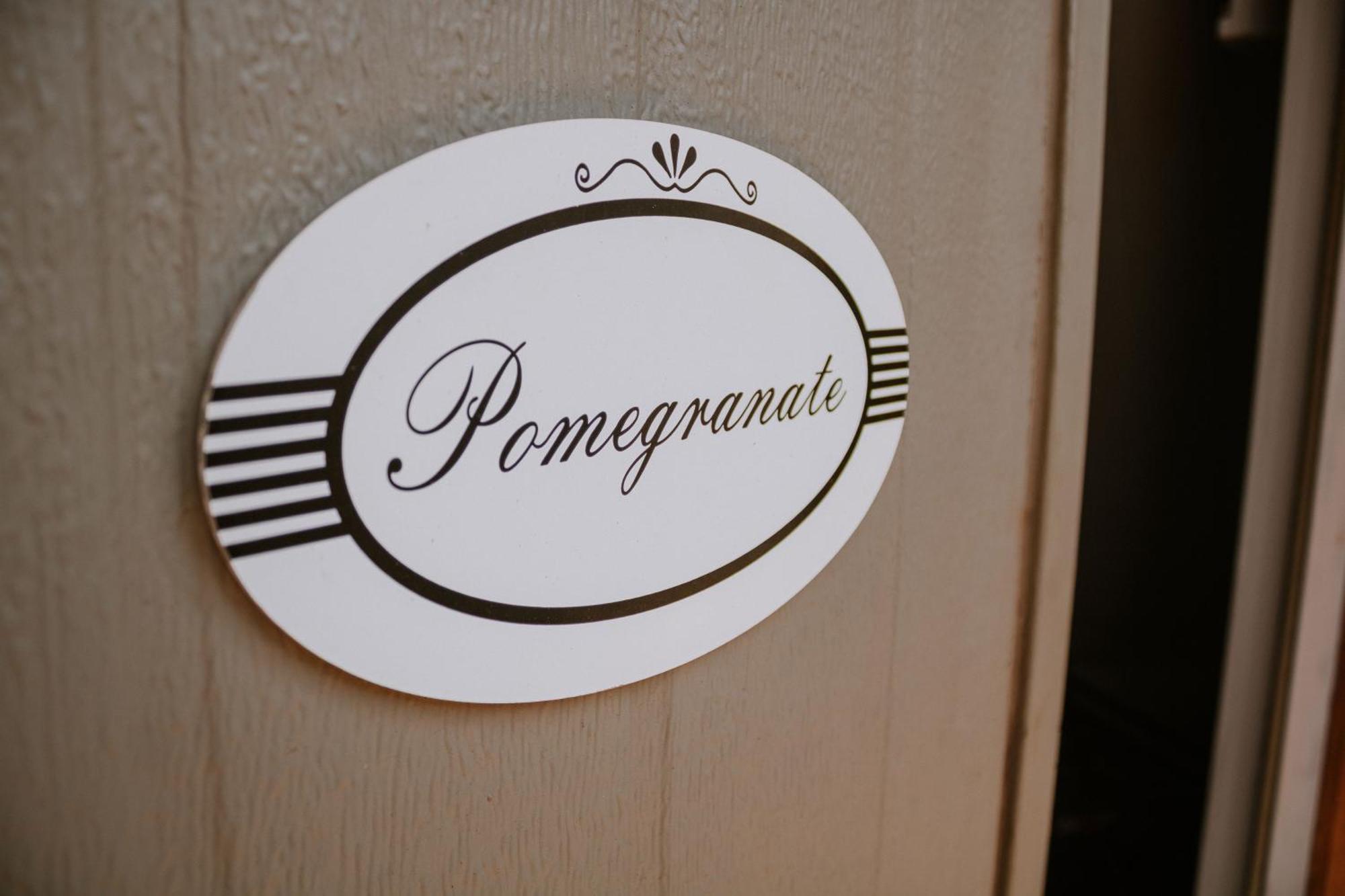 White Linen Guesthouse Tierpoort Екстер'єр фото